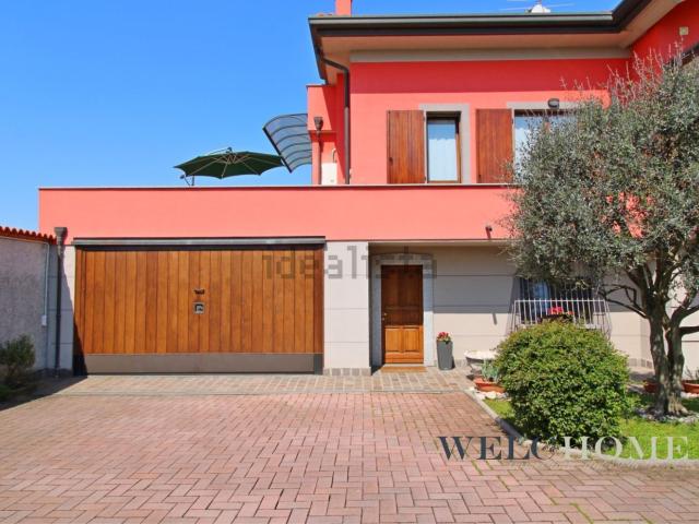 Villetta bifamiliare in vendita di 167 m² in Via Cervino