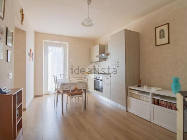 Villetta bifamiliare in vendita di 164 m² in Via Bersenico Sotto