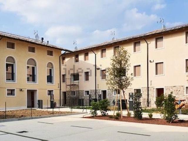Villetta bifamiliare in vendita di 164 m² in Via Cavolano, 32
