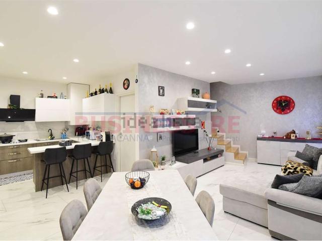 Villetta bifamiliare in vendita di 164 m² in Via E. Romagnoli, 22