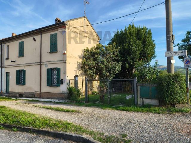 Villetta bifamiliare in vendita di 164 m² in Via Giuseppe Mazzini, 147