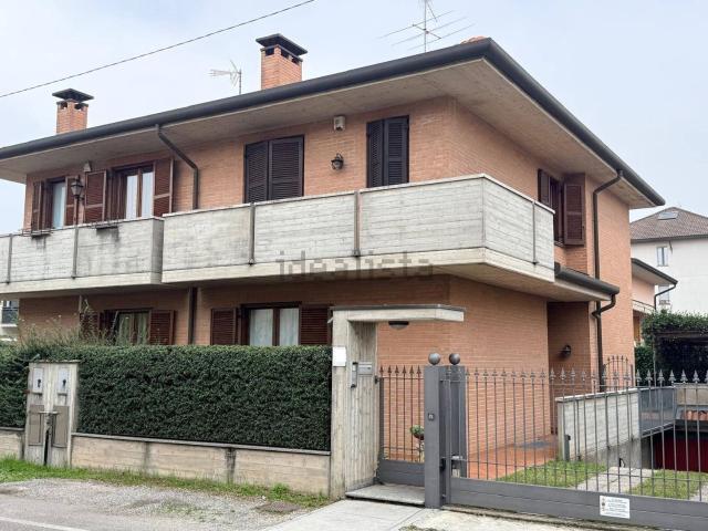 Villetta bifamiliare in vendita di 164 m² in Via Stelvio, 4