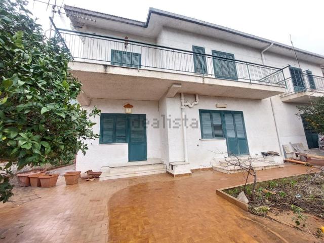 Villetta bifamiliare in vendita di 165 m² in Contrada Blandino