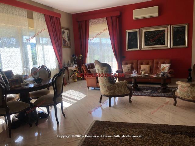 Villetta bifamiliare in vendita di 165 m² in Contrada Blaschi, 58