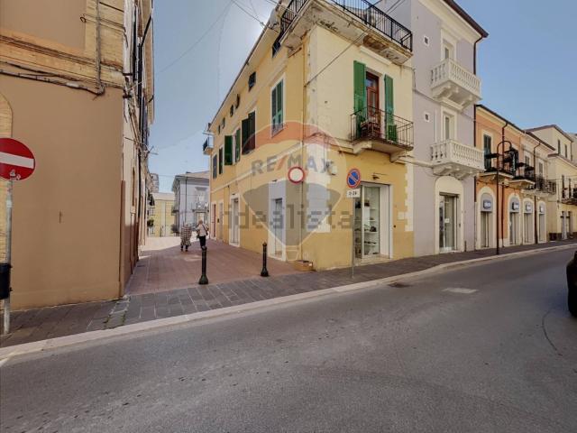 Villetta bifamiliare in vendita di 165 m² in Corso Bandiera, 6