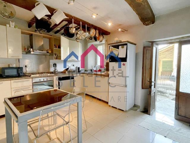 Villetta bifamiliare in vendita di 165 m² in Località Gombereto