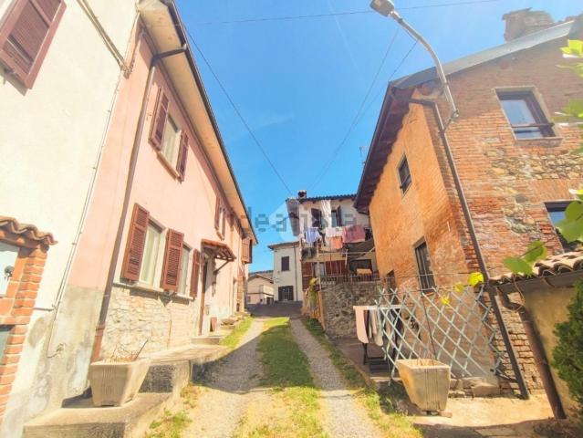 Villetta bifamiliare in vendita di 165 m² in Via Avolasca, 3
