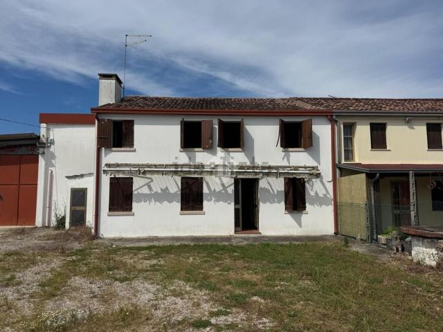 Villetta bifamiliare in vendita di 165 m² in Via Cavin Maggiore, 1