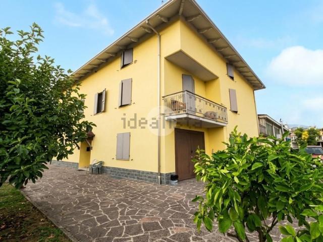 Villetta bifamiliare in vendita di 165 m² in Via Don Giovanni Corchia, 11