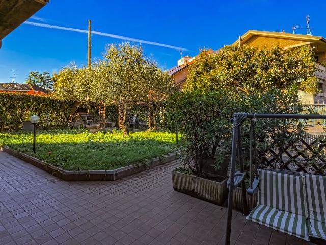 Villetta bifamiliare in vendita di 165 m² in Via E. de Marchi