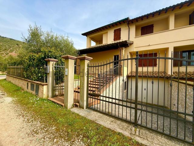 Villetta bifamiliare in vendita di 165 m² in Via Filippo da Campello, 20