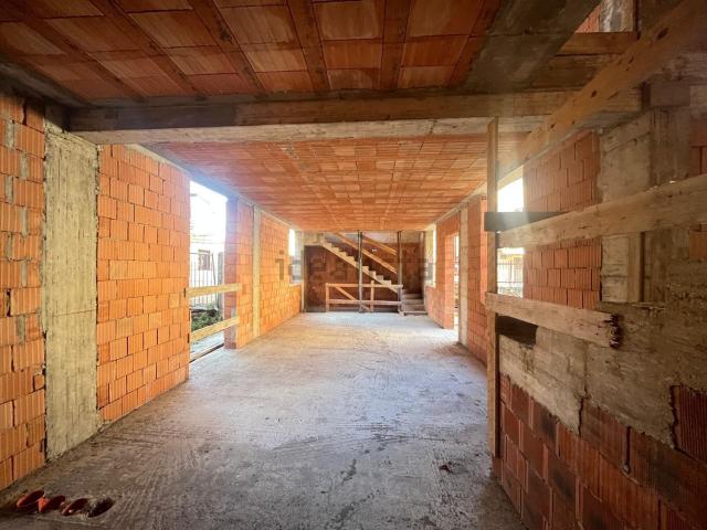 Villetta bifamiliare in vendita di 165 m² in Via Giacomo Puccini