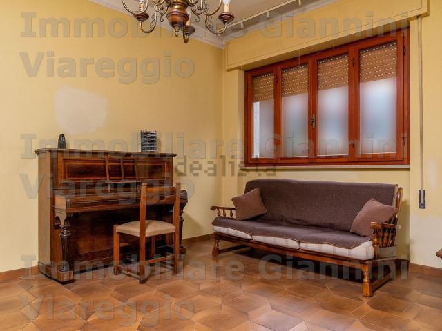 Villetta bifamiliare in vendita di 165 m² in Via massarosa