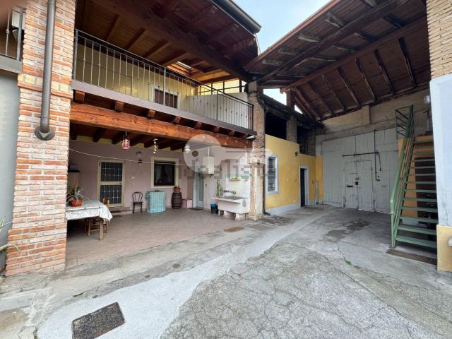 Villetta bifamiliare in vendita di 165 m² in Via Monte Santo, 30