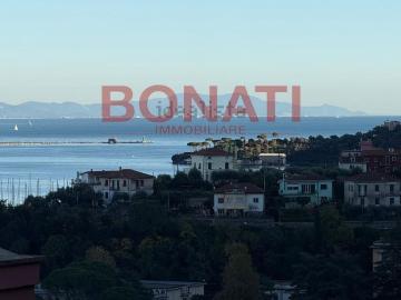 Villetta bifamiliare in vendita di 165 m² in Via Nicolò Fieschi, 360