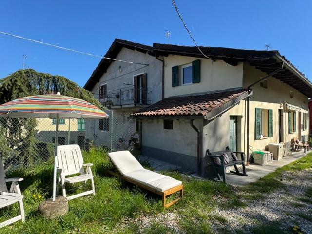 Villetta bifamiliare in vendita di 165 m² in Via Rebba