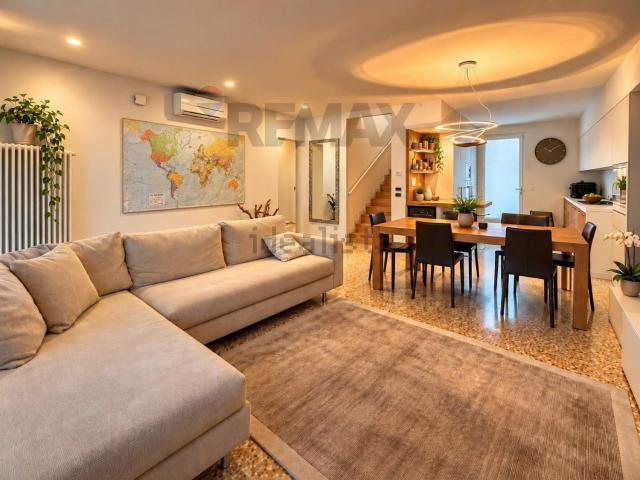 Villetta bifamiliare in vendita di 165 m²
