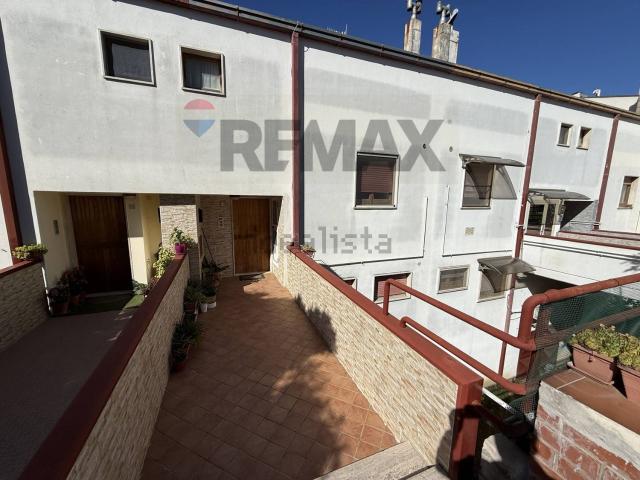 Villetta bifamiliare in vendita di 166 m² in Via Aldo Moro