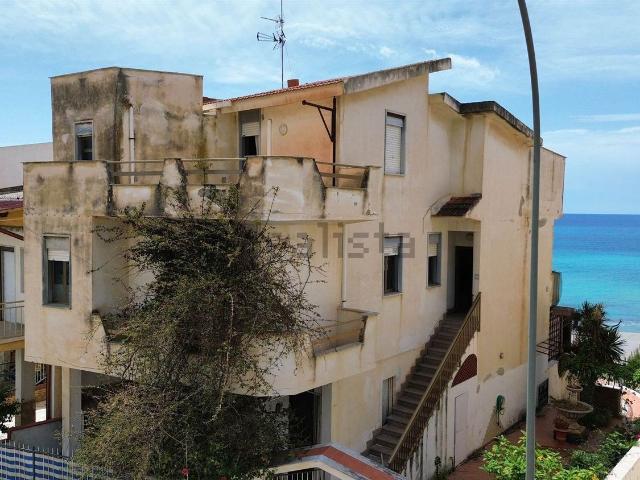 Villetta bifamiliare in vendita di 166 m² in Via Raffaello Sanzio, 101