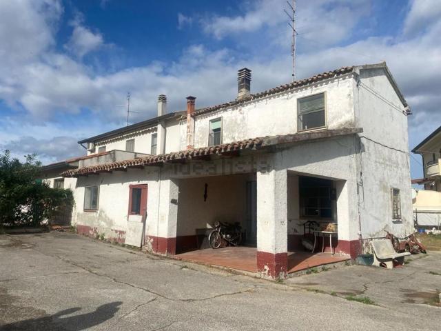 Villetta bifamiliare in vendita di 166 m² in Via Santa Aquilina, 36