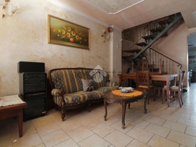 Villetta bifamiliare in vendita di 166 m² in Via Suor Maria Rita Nerone, 15