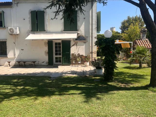 Villetta bifamiliare in vendita di 166 m²