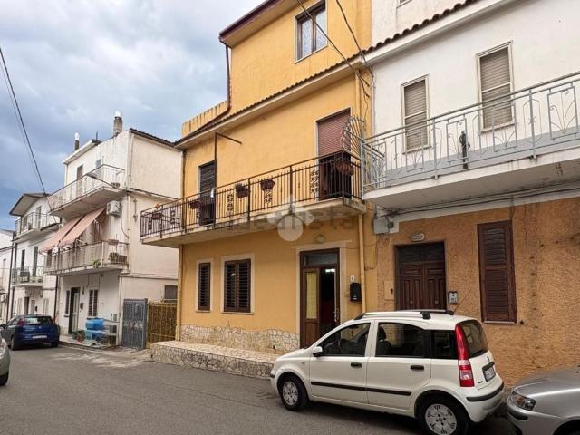 Villetta bifamiliare in vendita di 168 m² in Via Taranto, 4