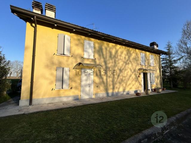 Villetta bifamiliare in vendita di 168 m² in Via Valle