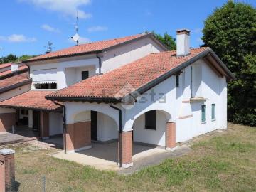 Villetta bifamiliare in vendita di 168 m² in Via Volpine, 13