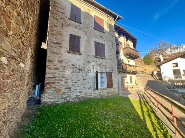 Villetta bifamiliare in vendita di 168 m² in Via Ercavallo, 18