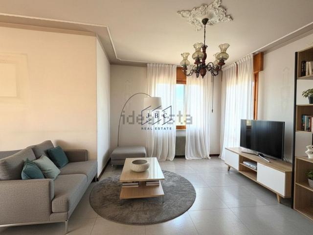 Villetta bifamiliare in vendita di 168 m² in Via Sant&apos Antonino