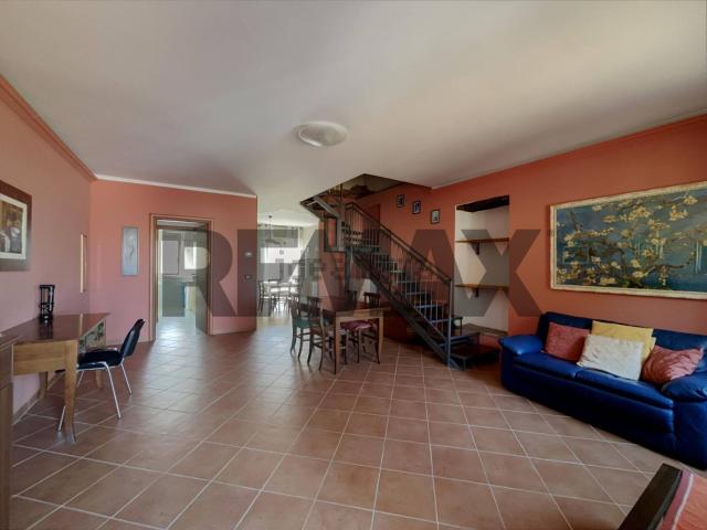 Villetta bifamiliare in vendita di 169 m² in Contrada San Fino
