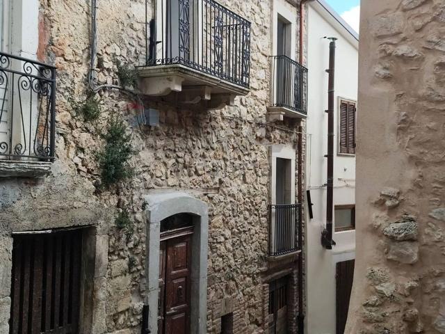 Villetta bifamiliare in vendita di 169 m² in Via Trieste, 55