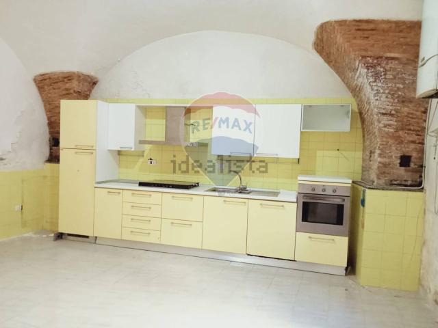 Villetta bifamiliare in vendita di 169 m² in Via Valera, 77