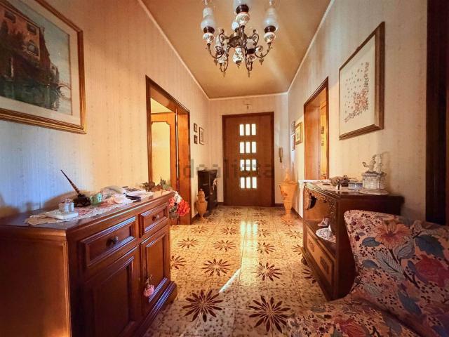 Villetta bifamiliare in vendita di 169 m² in Via Ottoboni