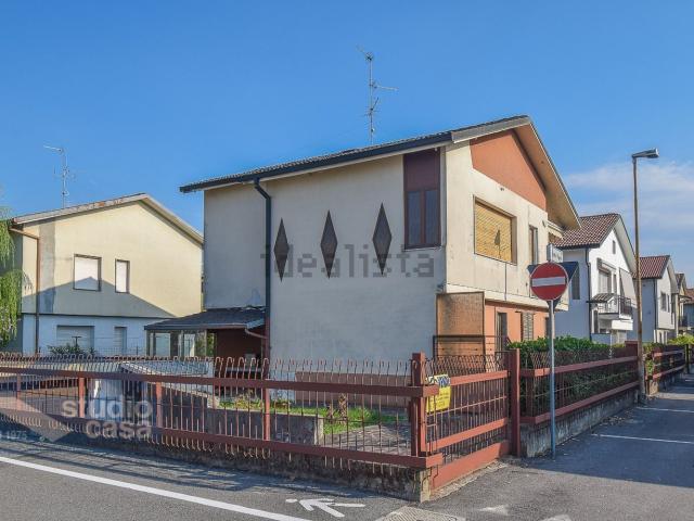 Villetta bifamiliare in vendita di 173 m² in Via Niccolò Paganini, 20