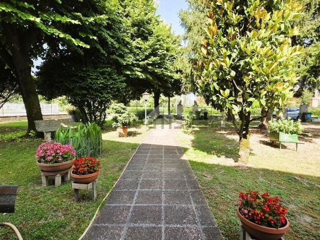 Villetta bifamiliare in vendita di 173 m² in Via Punte, 99