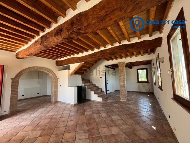 Villetta bifamiliare in vendita di 173 m² in Via Roma, 152