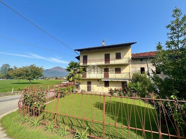 Villetta bifamiliare in vendita di 170 m² in Strada Canale Caluso, 177