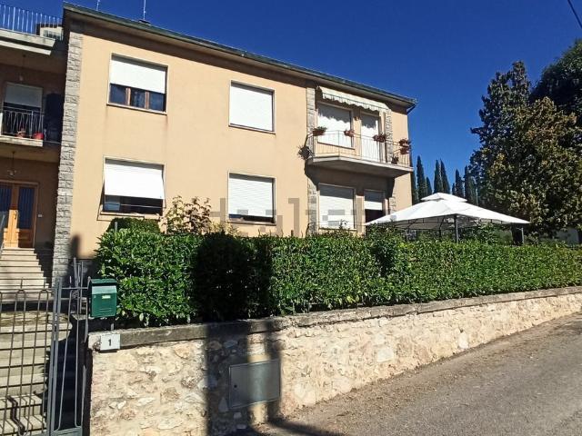 Villetta bifamiliare in vendita di 170 m² in Strada Provinciale delle Pinete