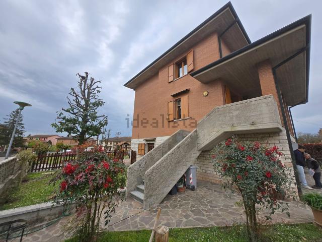 Villetta bifamiliare in vendita di 170 m² in Via A. Gramsci, 33
