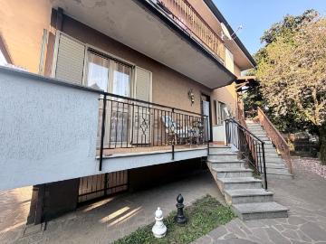 Villetta bifamiliare in vendita di 170 m² in Via Agostino Gaetano Riboldi, 98