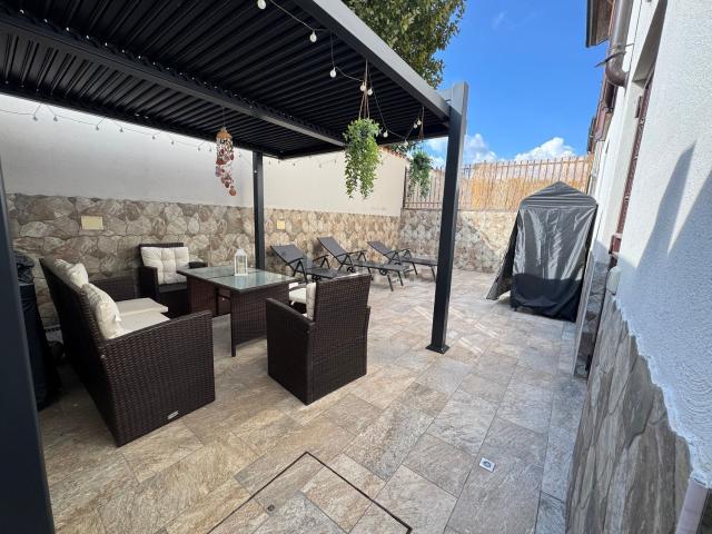 Villetta bifamiliare in vendita di 170 m² in Via Dante Alighieri, 1