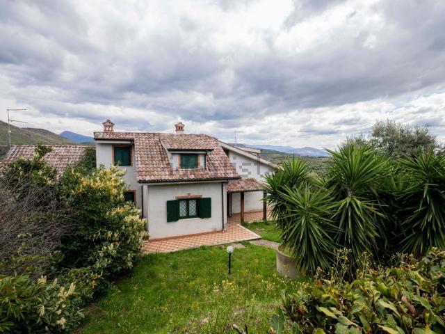 Villetta bifamiliare in vendita di 170 m² in Via dei Cioccati, 4