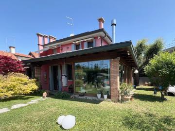 Villetta bifamiliare in vendita di 170 m² in Via del Parroco