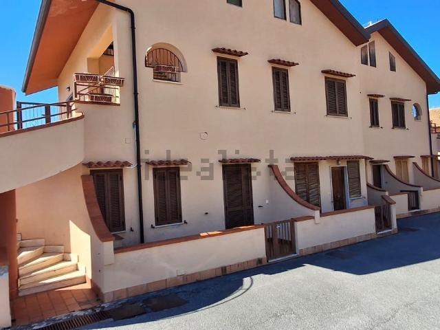 Villetta bifamiliare in vendita di 170 m² in Via delle Rivere