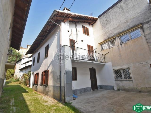 Villetta bifamiliare in vendita di 170 m² in Via Destefanis, 16