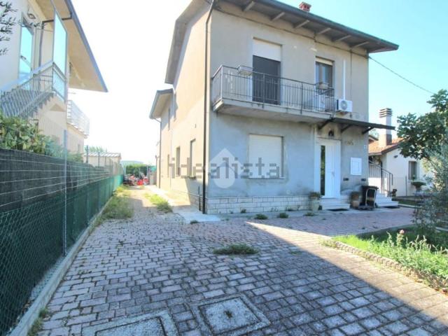 Villetta bifamiliare in vendita di 170 m² in Via Diegaro Pievesestina, 2986