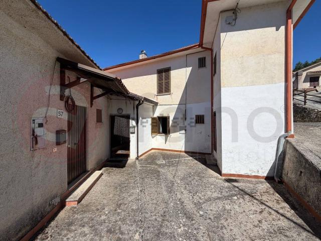 Villetta bifamiliare in vendita di 170 m² in Via Fraioli