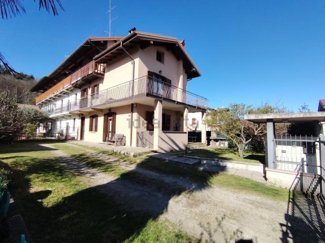 Villetta bifamiliare in vendita di 170 m² in Via Gagnago